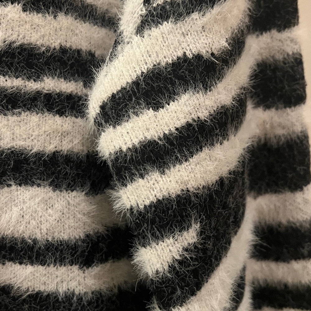 Black and White Striped Sweater - Picture 3 of 4